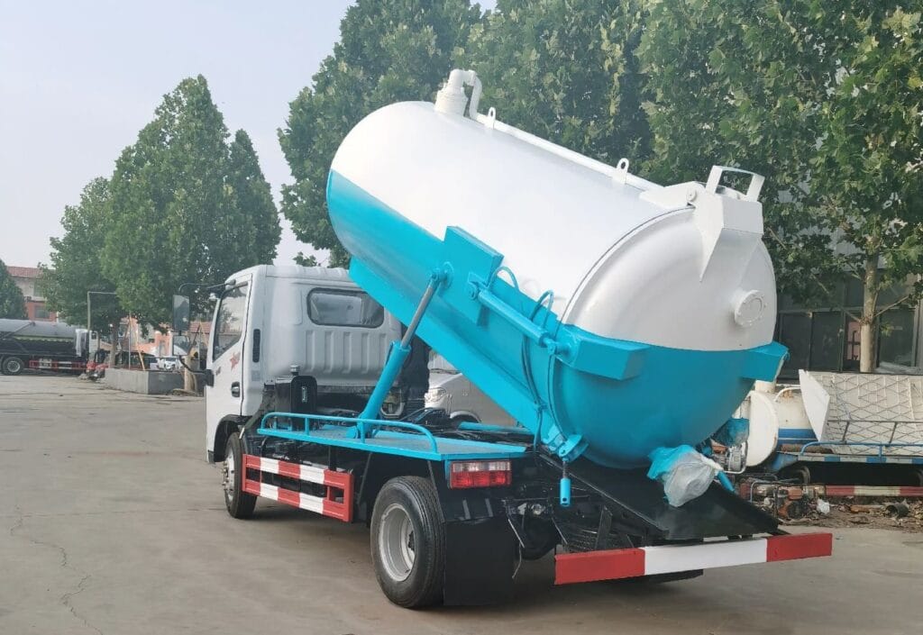  Vacuum Sewage Truck